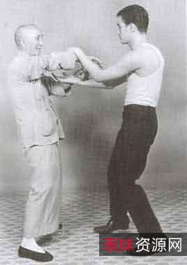 《图解咏春拳》李小龙