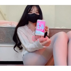 《性感女神酥酥（桃酱）毛衣，百度盘下载，让你欲罢不能的礼物！》