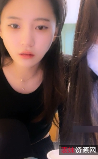 热舞女神小石头：毕业后的性感视频盛宴