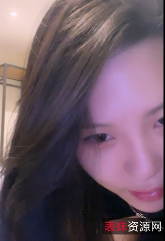 热舞女神小石头：毕业后的性感视频盛宴