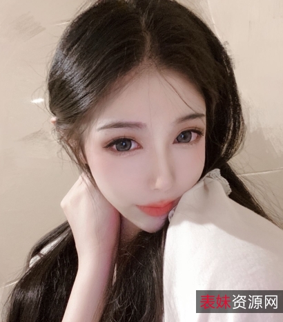 《极品主播久久小姐姐：私拍视频、写真，火辣蛇皮腰，点燃男人心中的最终性侣》