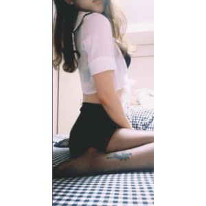 某推浮力姬恶犬酱VIP资源绝版散播合集，让人无法抗拒的美丽与魅力！