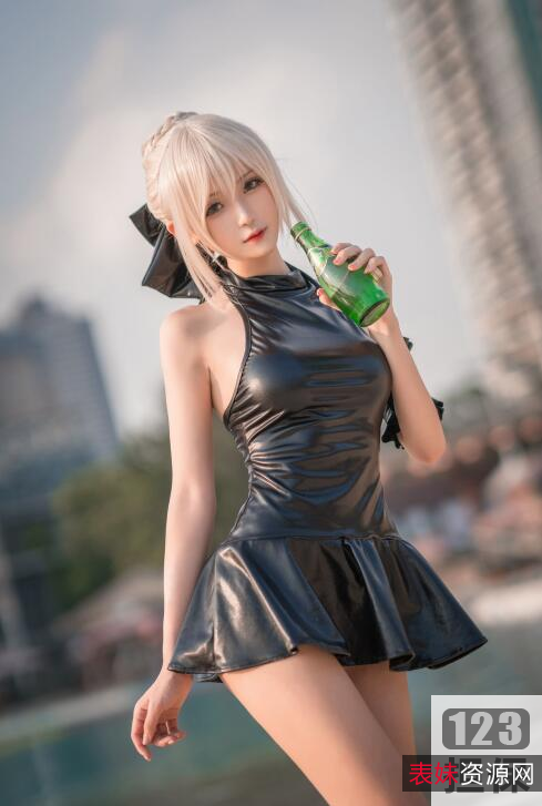 斗鱼热门主播腐团儿COS合集：让英雄联盟、LOL、风女等游戏玩家们着迷！