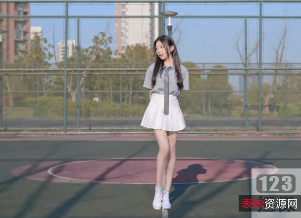 《欣小萌：挑战、勇气与友谊的力量》