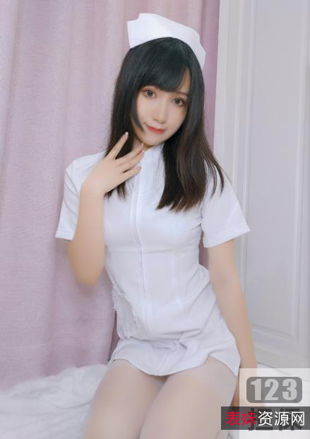 《赤酒央子》：日系美少女CO腿控COS抖音私人定制照片合集