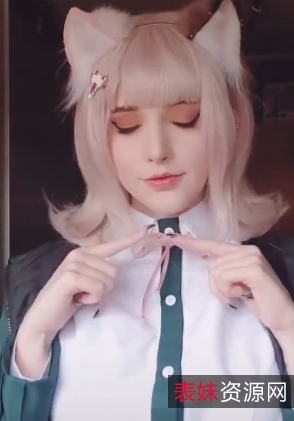 Enafox226P42V+2.23G网红视频合集：拥有一头乌黑秀发、白皙肌肤的网红公主，为你展示勇敢追求梦想的精神！