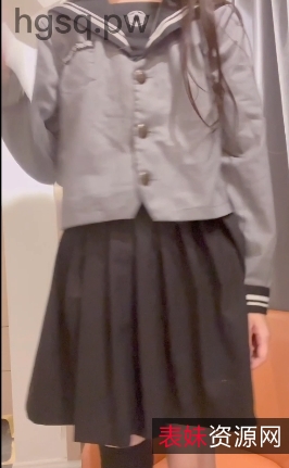 樱桃豆英式校服穿搭活泼样子，聪明可爱的少女让你爱不释手！