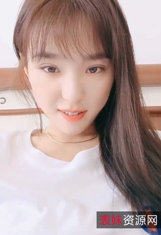 《清纯女神Cherry的沉沦：爱情的美丽与悲伤》