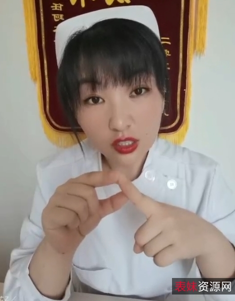 小妲己带来的互动技巧教学：给力接吻，正确使用互动道就娆抚摸技巧，变得更加强大！