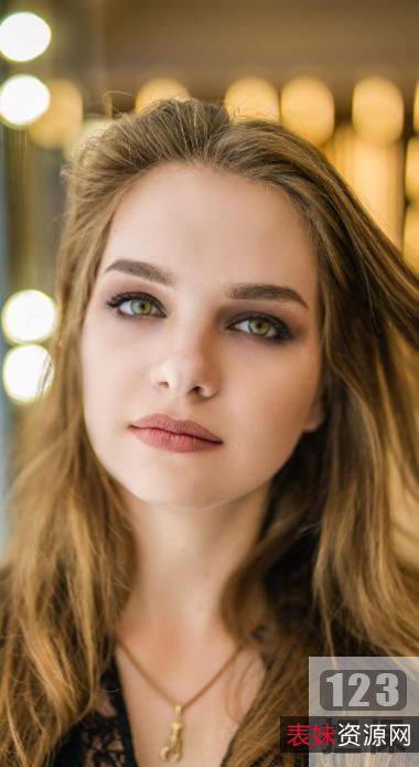 LITPUSSYCATT网红视频合集：欧美佳丽身材葱绿锦缎，嫣红容貌刘海，夏洛特般的烦劳！