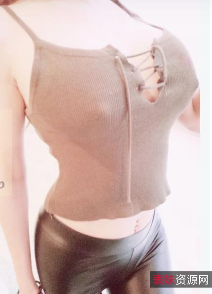 VIP级别！稀缺资源！409MB！精选网红麻酥酥呦，火爆人气，有尺度巨R女神，让你大饱眼福！