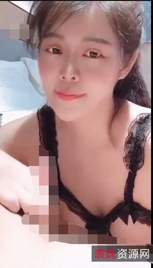 《高颜值美眉吃鸡：勇敢、纯粹、快乐、温柔的爱情》