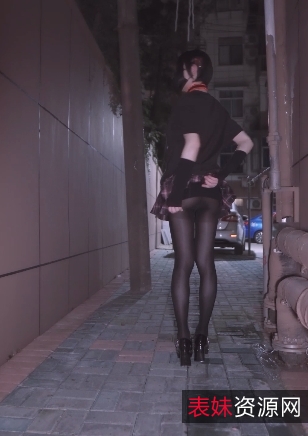 曦曦10月新片伪娘T恤&jk裙，1080p/4k高清，买起来，轻松点麻烦！