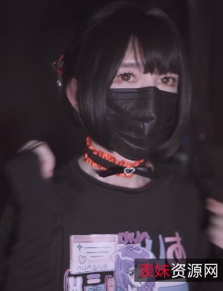 曦曦10月新片伪娘T恤&jk裙，1080p/4k高清，买起来，轻松点麻烦！