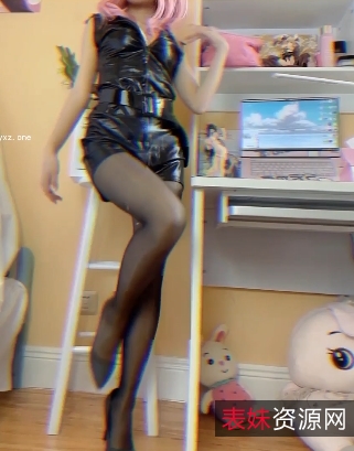 网红小云仙COS百变美少女，人气颜值身段，各大平台宅男必备！