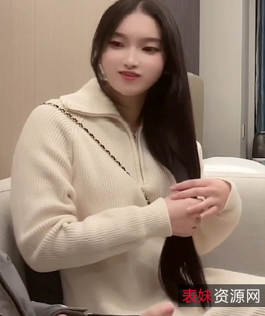 网红脸精选-蜜桃胖臀学妹约会兼职