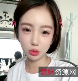 新人妹子的有趣换装振动棒，运动翘起大胖臀1V463MB百度盘