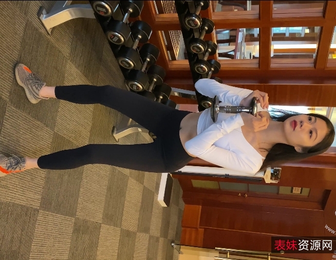 美女翘臀视频，高清2V，百度云下载