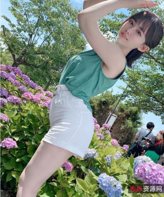 抖音美女三寸妹子：青纯学生妹子的私房写真抖音美女三寸妹子：热舞直播中的青春魅力抖音美女三寸妹子：高清观感的服装秀抖音美女三寸妹子：可爱蝴蝶结点缀的短裙风情