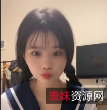 转载搬运有趣学生服装娇小身材粉嫩某处，超级嫩水很多[1V+1.46GB][百度盘]