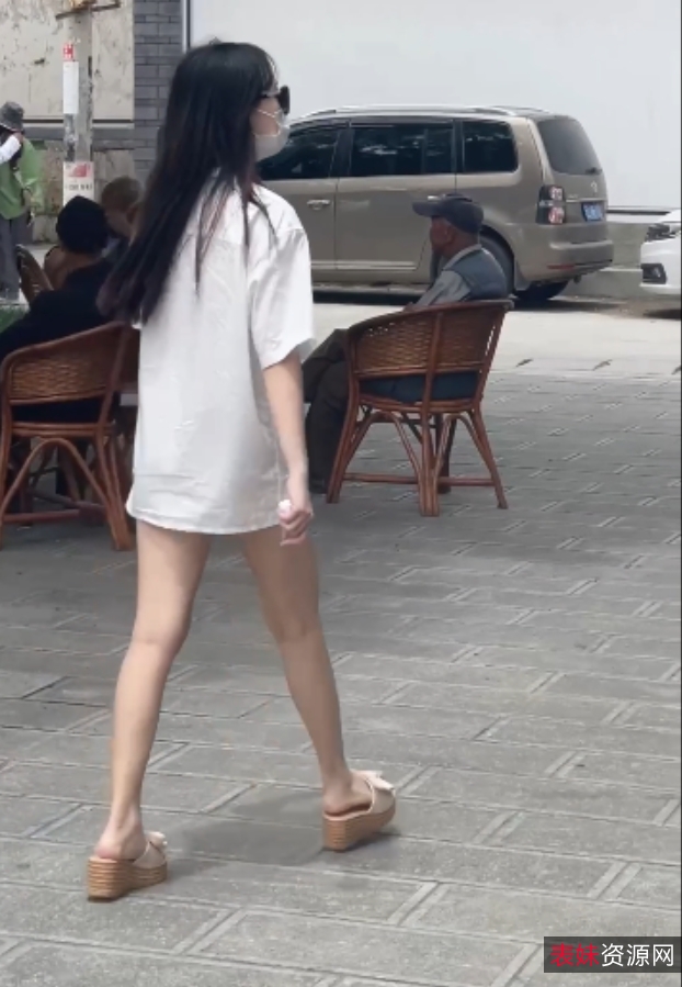 推特Luna000yu的顶级展示艺术合集，包括人前展示和热舞，共41个视频，总大小2.1G，可在百度盘下载