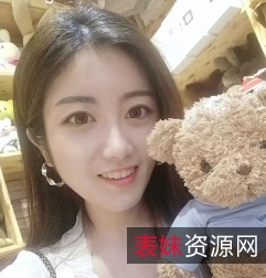 绝对高颜值的校花女神展示丝袜互动视频[11V+1.04G][百度盘]