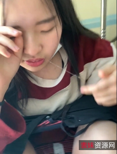 1.学校楼道内的嘴艺狂吐白沫视频2.小美女嘴艺狂吐白沫视频分享3.学校楼道内嘴艺狂吐白沫视频资源4.狂吐白沫的小美女嘴艺视频下载5.嘴艺狂吐白沫视频分享（1V+488MB）