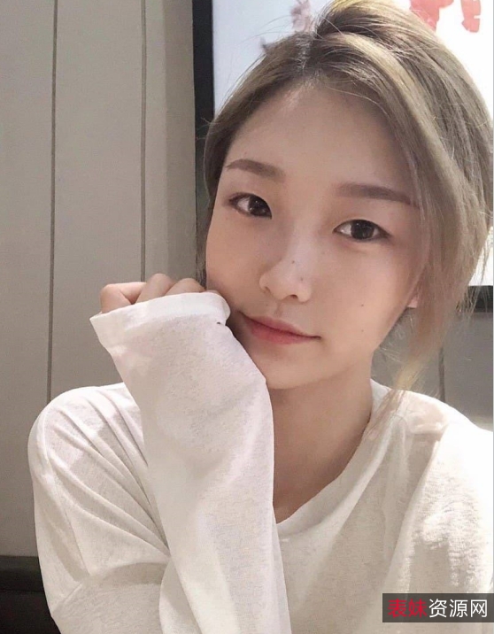 上海富家千金的互动生活照片展示