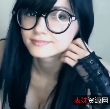 上海混血妹子莆思希8部合集8V合一1.2G《度家人们盘》