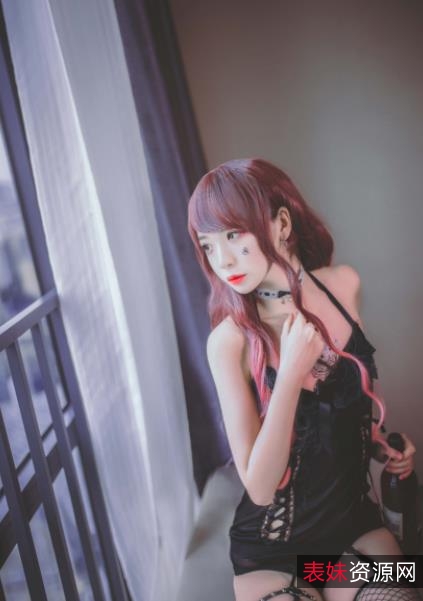 虎牙超人气宅男精选cos女神疯猫ss，高质量coser，网红颜值身材美腿大玉兔绅士