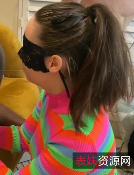 幸福快乐的绿帽世家：手抓蛋服务视频介绍