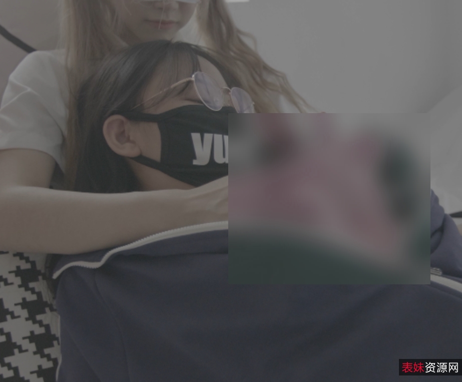 柚木yuzuki：大罩杯学霸的纯情百合故事