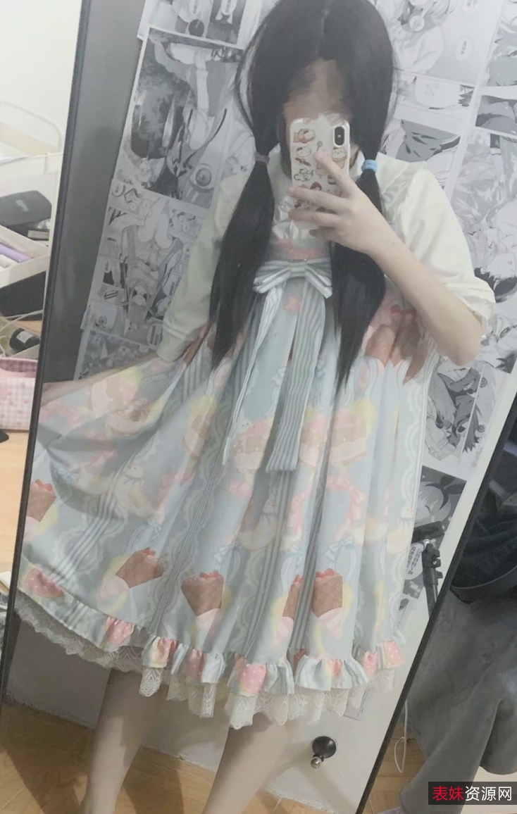 抖音粉丝反差妹自录独家分享，13部视频总时长10分钟，28.72兆，挑战透视裙，魅力多面