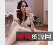 享自己的生活点滴，让粉丝们更加了解她的日常。快点亲亲我呀，不仅是一位社保姬，更是一位具有魅力和实力的女性偶像，让我们一起为她加油！