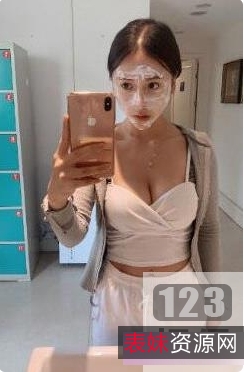 超高颜值身材的快手女主播于欣柔与热爱生活的女友安小希