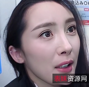 楊幂在地铁遭侵犯事件曝光，高清照片无圣光版本在百度盘流传