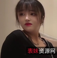 丰腴气质妻子的白里透红皮肤，约会时水花欲流