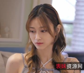 新人女神芯萱高清合集，2V-800M学习入教必备！