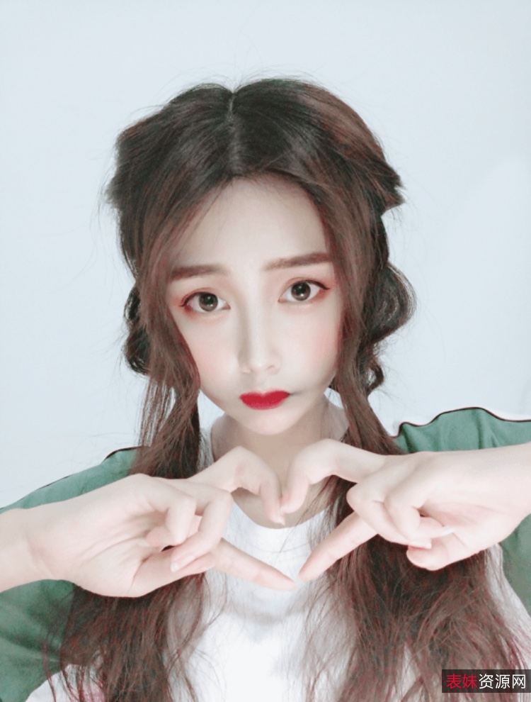 茜公举：高颜值女星直播秀，粉丝互动评论热议12G视频大放送