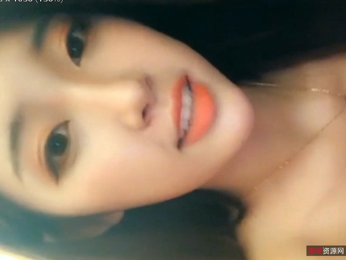 筱筱舔脚合集：易直播丽柜主播精彩表演，12V+6.5小时视频全收录！