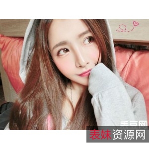 微笑都让人心动不已，每一个动作都展现着她的独特魅力。这个资源合集不仅仅是一次简单的观赏，更是一次对美的享受和感悟。让我们一起走进小黑的世界，感受她带来的无限魅力！