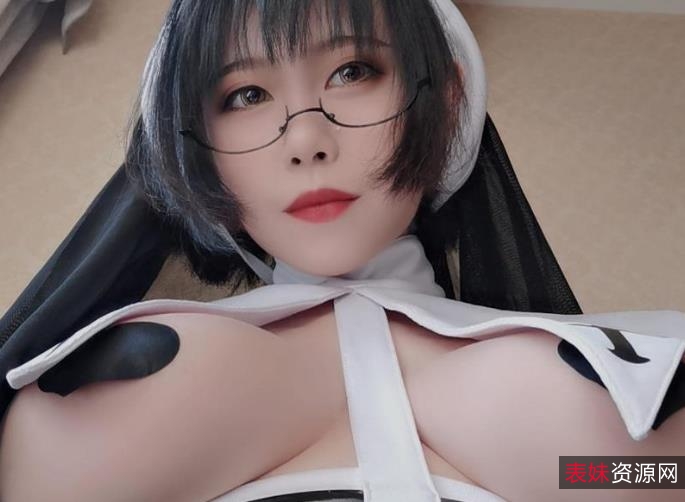 咩咩酱精选主播合集，4.6G大容量视频，软萌病娇帝王套等你来感受