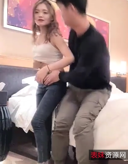 探花系列：小宝寻花苗条边缘探险