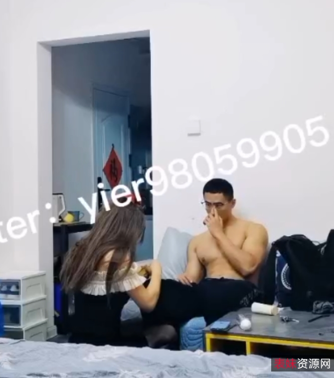 体育生小鲜肉搭讪合集：10V+1G百度盘，肌肉帅哥学生视频