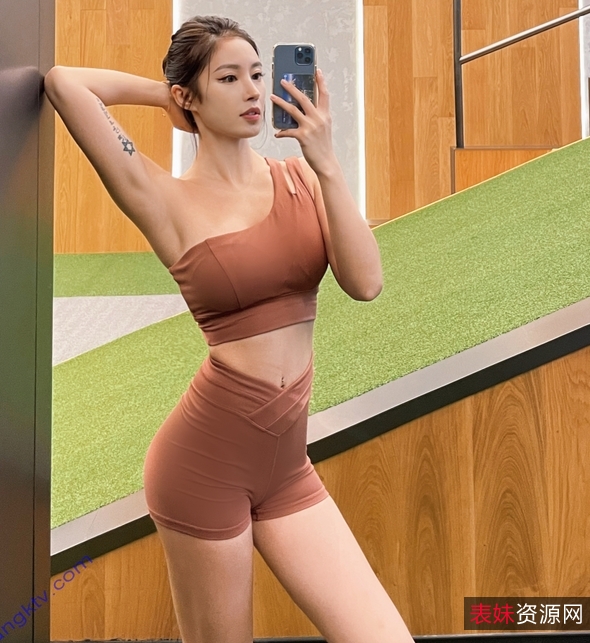 完美身材运动模特冠军田雨诗amber尺度合集，120张照片百度云