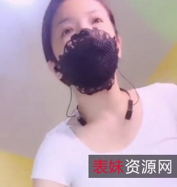 抖音女神恋儿双视角PK热舞触碰视频2v1.05g