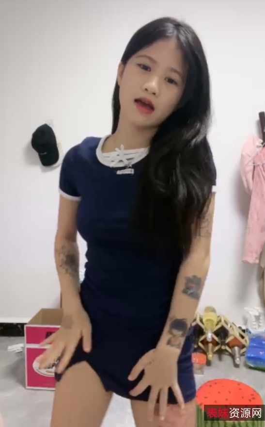 番禺快手网红杨小兔精选美臀纹身表演，5v2.76GB超级爽