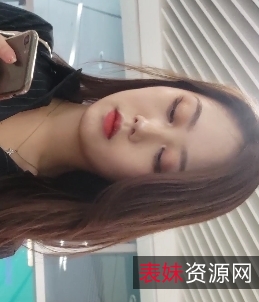 玲玲高跟黑丝包臀裙4V视频大片，11.28G百度云下载