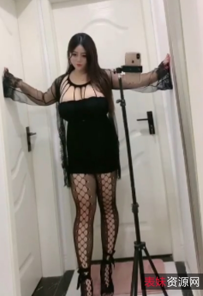 性感女神小小喻baby视频集锦！21岁女神魅力无限，269MB视频在百度盘等你发现！