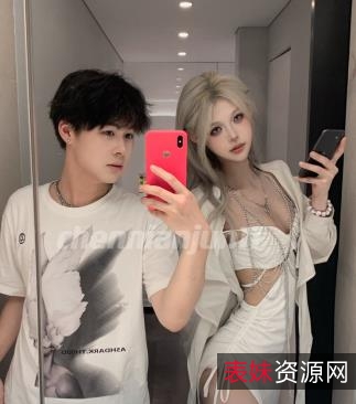 神颜网红TS-陈念君自拍短资源21V-272M，颜值身材无可挑剔，露脸后花园真实展示，下载观看